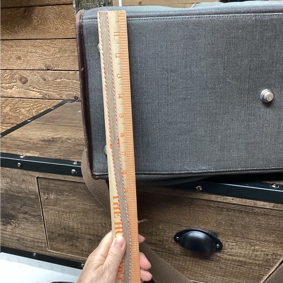 👜 Ghurka Express No. 2 Canvas & Leather Messenger Bag | USA Made - Picture 10 of 16